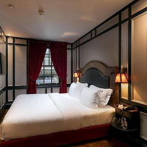 Lux Room Window